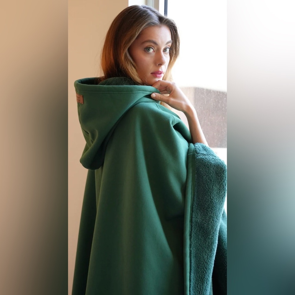 Free The Sheep Eden Hooded Blanket - Willow Green